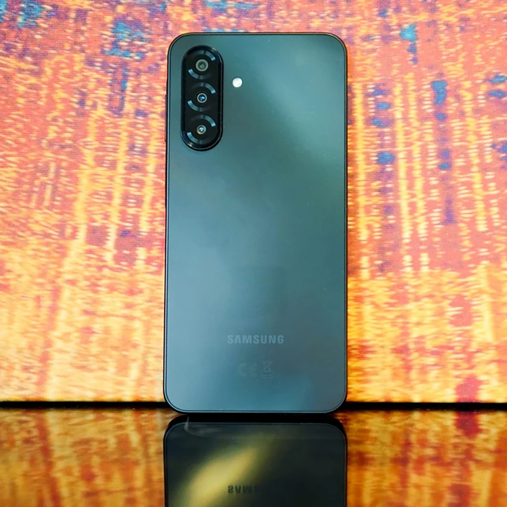 فروش نقدي و اقساطي گوشی موبایل سامسونگ مدل Galaxy A17 4G دو سیم کارت ظرفیت 128 گیگابایت و رم 4 گیگابایت - به همراه شارژر 25 وات سامسونگ