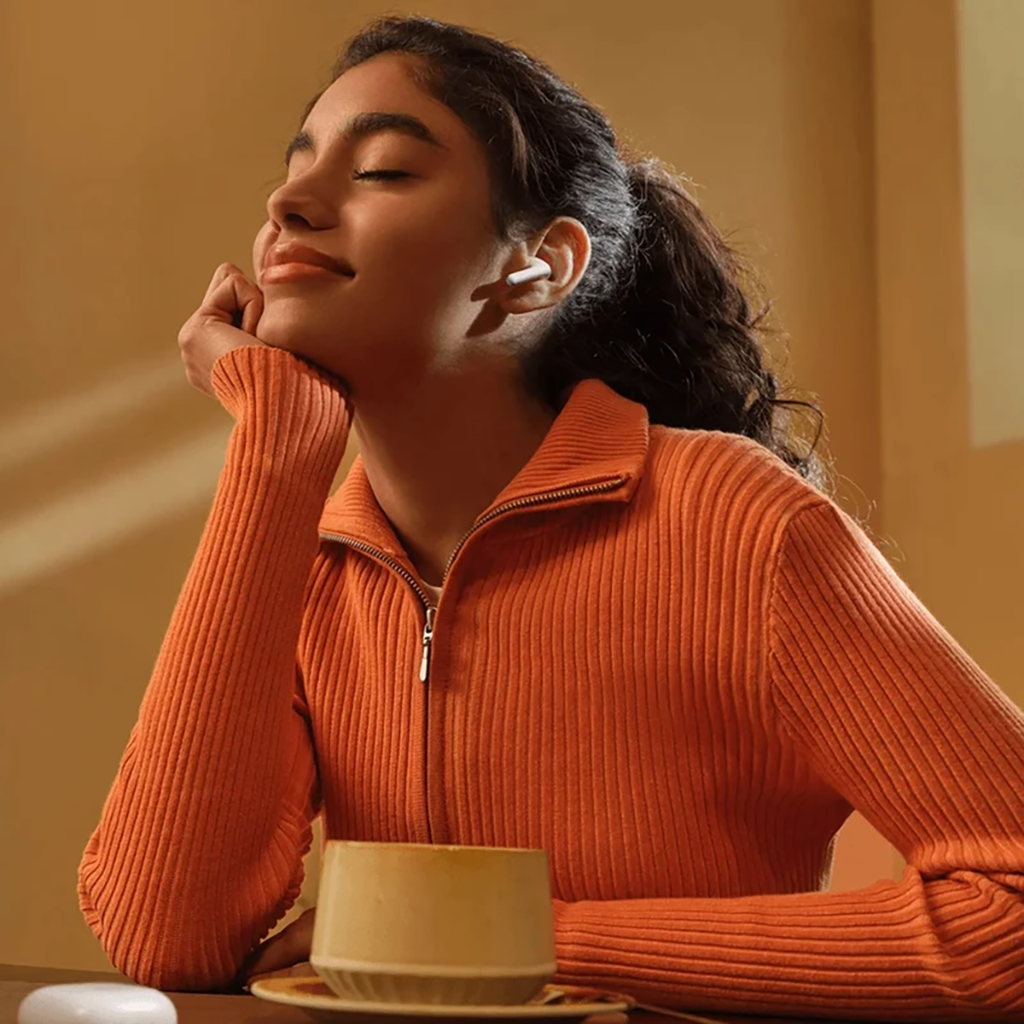 فروش نقدی و اقساطی هدفون بلوتوثی شیائومی مدل Redmi Buds 8 Lite