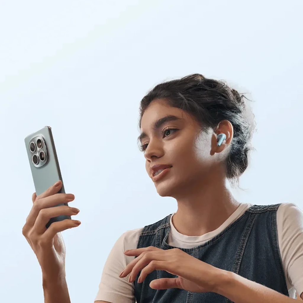 فروش نقدی و اقساطی هدفون بلوتوثی شیائومی مدل Redmi Buds 8 Lite