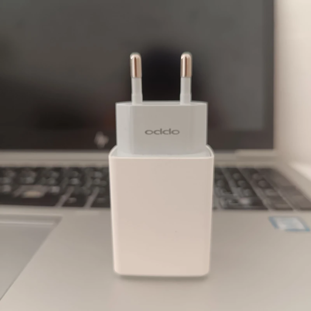 خرید شارژر دیواری 10 وات اوپو مدل AK933YH به همراه کابل USB-C به صورت نقد و اقساط